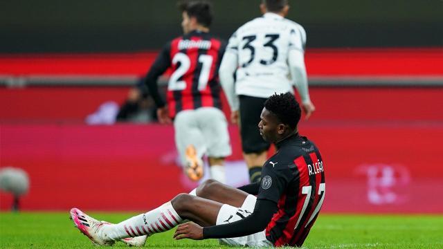 博鱼中国官网-破了？断了？还活着！残阵米兰技不如人却虽败犹荣！